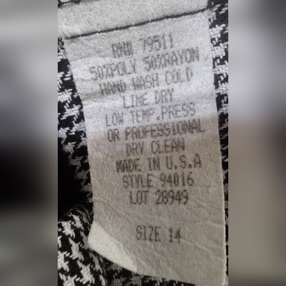 Vintage 1980s Inclinations houndstooth button front vest - Picture 9 of 9